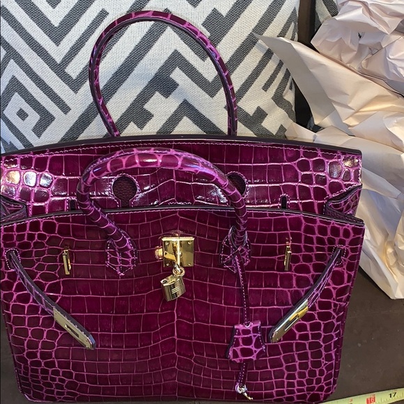 SATCHEL - Picture 2 of 3